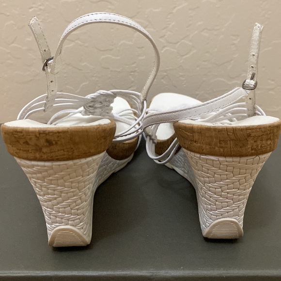 Wedge Heels - Picture 5 of 8